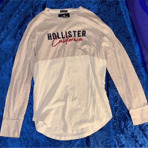 Hollister Woman’s XS Long Sleeve Top White /Gray Embroidered Spell Out Logo EUC - Picture 1 of 5